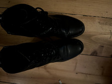 Anfibi neri primadonna usato Anfibi neri primadonna usato  Bologna