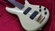 Ibanez jazz bass d'occasion  Expédié en Belgium
