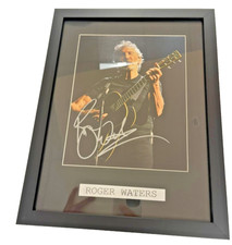 Foto assinada por Roger Waters 8x10 emoldurada com placa gravada autógrafo Pink Floyd comprar usado  Enviando para Brazil