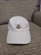 Moncler white berretto for sale Moncler white berretto for sale  GLASGOW
