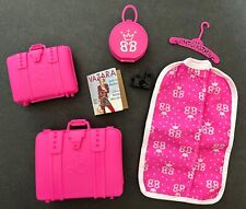 Mattel Barbie Juego de Equipaje de Viaje 3 Piezas con Bolsa de Ropa, Percha y Accesorios segunda mano  Embacar hacia Mexico