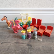 LOTE 993 TRONOS DE CARRUAGEM VINTAGE 1974 FISH PRICE CASTLE DRAGÃO CAVALO comprar usado LOTE 993 TRONOS DE CARRUAGEM VINTAGE 1974 FISH PRICE CASTLE DRAGÃO CAVALO comprar usado  Enviando para Brazil