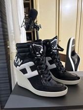 Sneakers con zeppa usato  Frattamaggiore