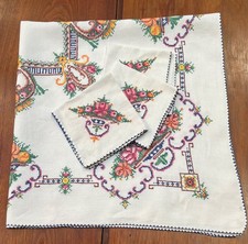 4 matching linen table cloths for sale 4 matching linen table cloths for sale Lacey