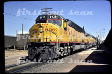 Slide original F - Union Pacific UP 6938 e frete em Cheyenne WY 1977 comprar usado Slide original F - Union Pacific UP 6938 e frete em Cheyenne WY 1977 comprar usado  Enviando para Brazil