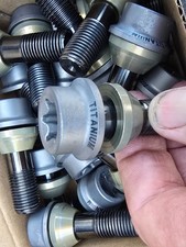 Conjunto de 20 porcas de roda Lamborghini Revuelto/Aventador titânio OEM fábrica, usado comprar usado Conjunto de 20 porcas de roda Lamborghini Revuelto/Aventador titânio OEM fábrica, usado comprar usado  Enviando para Brazil