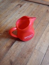Pichet rouge plastique d'occasion  Aigre