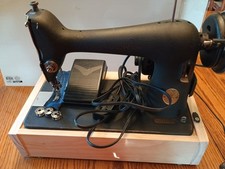 Singer sewing machine for sale  Chippewa Falls