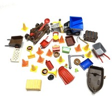 Lote de acessórios Playmobil cones de construção placas de carrinho de mão carrinho barco baú comprar usado  Enviando para Brazil