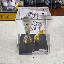 Tottenham Hotspur Son Heung-min Troféu Liga Europa e Bota de Ouro com Estojo comprar usado  Enviando para Brazil
