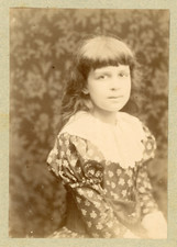 Fillette robe fleurie d'occasion  Expédié en Belgium