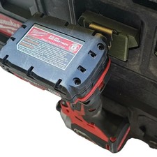 Porte visseuse milwaukee d'occasion  Strasbourg-