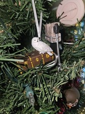 Hallmark Harry Potter Hedwig Coruja Carrinho de Bagagem Enfeite de Natal Novo NOS Caixa comprar usado  Enviando para Brazil