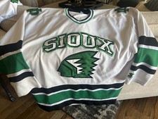 Und north dakota for sale  Scottsdale