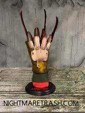 Luva Freddy Krueger e suporte de exibição ANOES (luva de metal e suporte incluídos) comprar usado  Enviando para Brazil