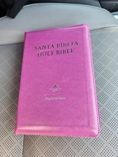 Biblia Bilingue Tamaño Personal RVR 1960 Rosa/ Pink Bilingual Bible King James comprar usado  Enviando para Brazil