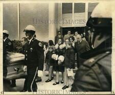 Usado, 1973 Press Photo Delegados participam de serviços funerários para Loyola atirar polícia comprar usado  Enviando para Brazil