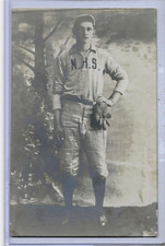 Usado, Cartão postal foto real estúdio RPPC - Jogador de beisebol Newfield NHS com luva comprar usado  Enviando para Brazil