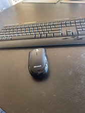 Conjunto de teclado e mouse para desktop Microsoft Wireless 800 comprar usado Conjunto de teclado e mouse para desktop Microsoft Wireless 800 comprar usado  Enviando para Brazil