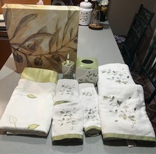 Matching bathroom set for sale  Beavercreek