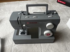 Singer 4423 heavy for sale  ILKLEY