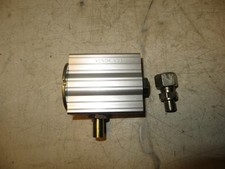 Distributeur vannes hydrauliqu d'occasion  Expédié en France