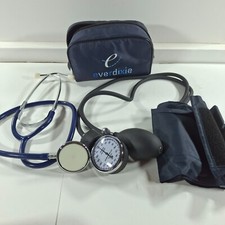 Esfigmomanômetro e estetoscópio Everdixie tamanho adulto 25,4 a 40,6 cm na bolsa. comprar usado  Enviando para Brazil
