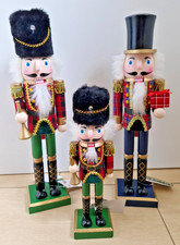 Farbenfrohe nussknacker neuwer gebraucht kaufen  Neukirchen/Erzgeb.