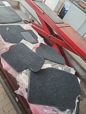 Set tappetini nero usato  Rovigo