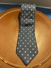 Gravata Geoffrey Beene masculina azul 100% seda italiana importada pontos florais EUA comprar usado Gravata Geoffrey Beene masculina azul 100% seda italiana importada pontos florais EUA comprar usado  Enviando para Brazil