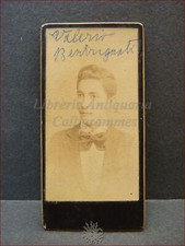 Giovane uomo con usato  Roma