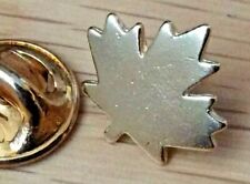 Pin lapel pins d'occasion  Les Lilas