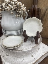 W.hgaindley white scalloped for sale  Jonesville