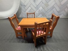 Boneca mesa de cozinha de madeira e 4 cadeiras com assentos de tecido xadrez vermelho e branco comprar usado  Enviando para Brazil