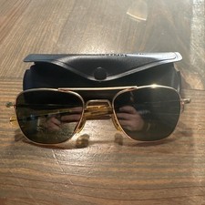 Óculos de sol aviador vintage AO American Optical dourado 5 1/2 – edição militar com CS, usado comprar usado Óculos de sol aviador vintage AO American Optical dourado 5 1/2 – edição militar com CS, usado comprar usado  Enviando para Brazil
