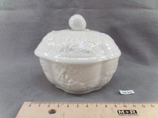 Antique white porcelain d'occasion  Expédié en Belgium