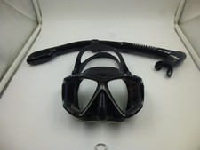 BOM CONJUNTO DE MÁSCARA DE MERGULHO E SNORKEL CRESSI PANO 4 / PRETO COM LENTES TRANSPARENTES comprar usado  Enviando para Brazil