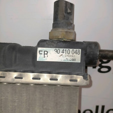 90410048 radiatore opel usato  Italia