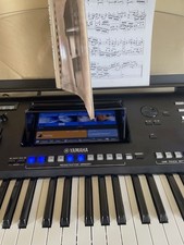 Yamaha genos keyboard for sale  BIGGLESWADE