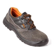 Calzatura bassa scamosciata usato Calzatura bassa scamosciata usato  Gioia del Colle