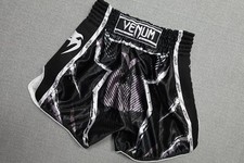 Shorts de kickboxing Venum Muay Thai preto branco malha painéis masculino médio academia MMA comprar usado  Enviando para Brazil