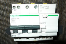 Disjoncteur differentiel triph d'occasion  Barr