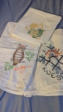Usado, 3 TOALHAS DE PRATO VINTAGE GRANDES DE ALGODÃO BORDADAS À MÃO comprar usado  Enviando para Brazil