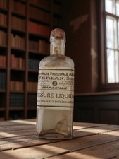 Old empty pharmacy d'occasion  Expédié en Belgium