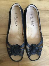 Women sandals pili for sale  LANCASTER