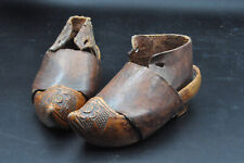Ancienne paire sabots d'occasion  Challes-les-Eaux