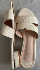 Moda pelle flat for sale  GATESHEAD