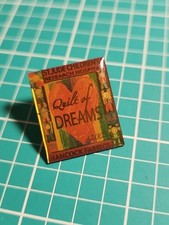 Broche de lapela 2003 Quilt Of Dreams St Judes hospital infantil tom dourado comprar usado  Enviando para Brazil
