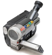 Videocamera hitachi e578le usato  Torino