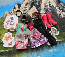 Lote de ropa y accesorios Ever After High vestidos, pendientes, botas segunda mano  Embacar hacia Mexico